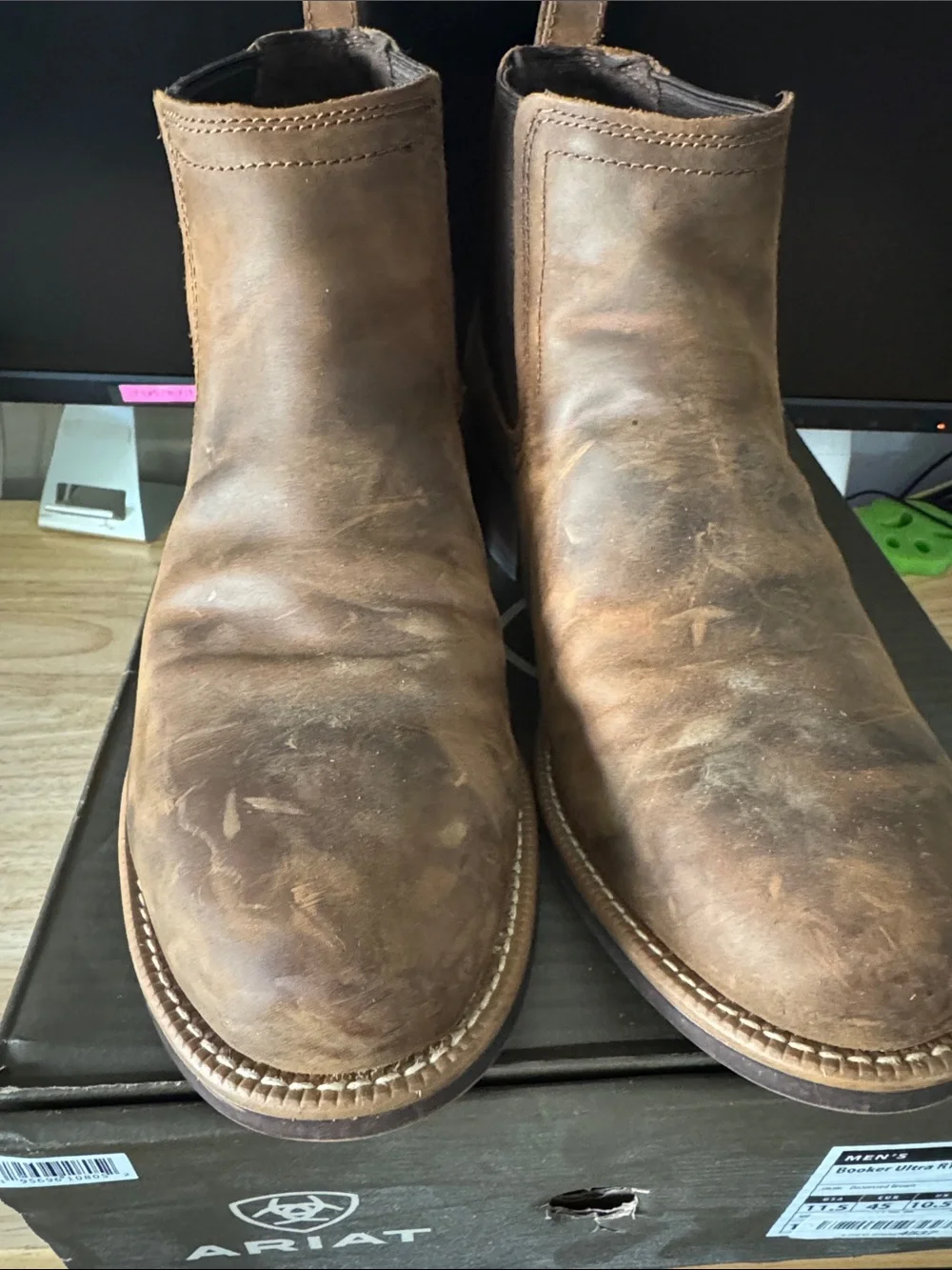 Ariat Men’s Brown Leather Chukka Boots